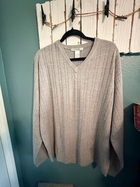 Geoffrey Beene Men's Light Gray V-Neck Ribbed Sweater